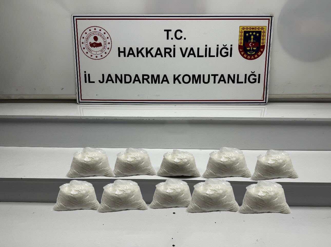 Hakkari’de 9 kilo metamfetamin ele geçirildi