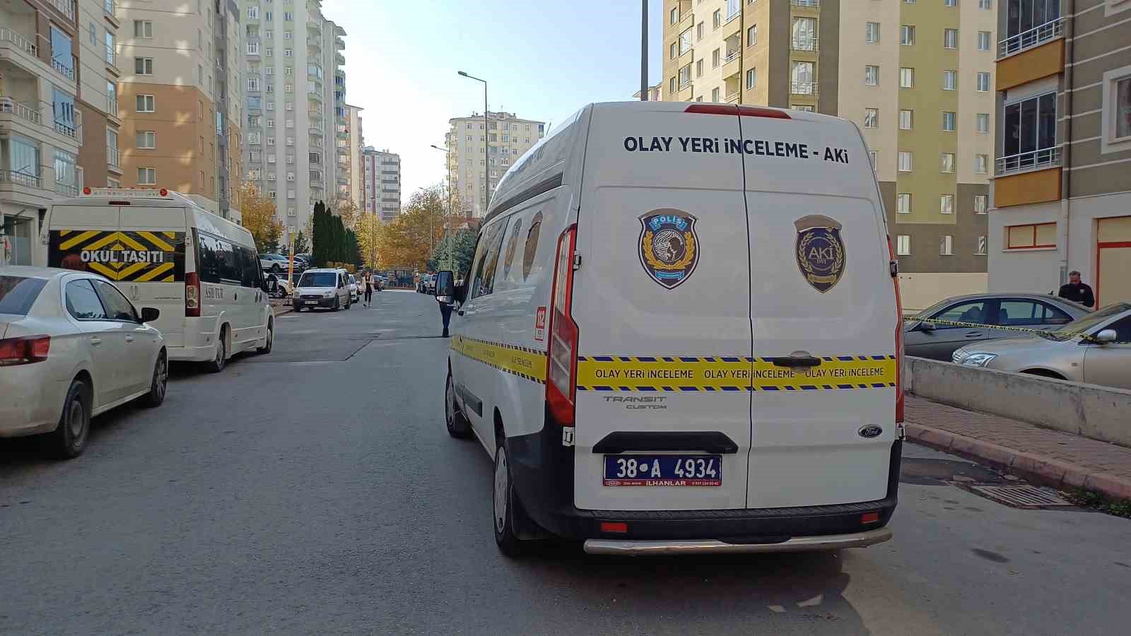 Kayseri&rsquo;de 8. kattan d&uuml;şen kadın &ouml;ld&uuml;
