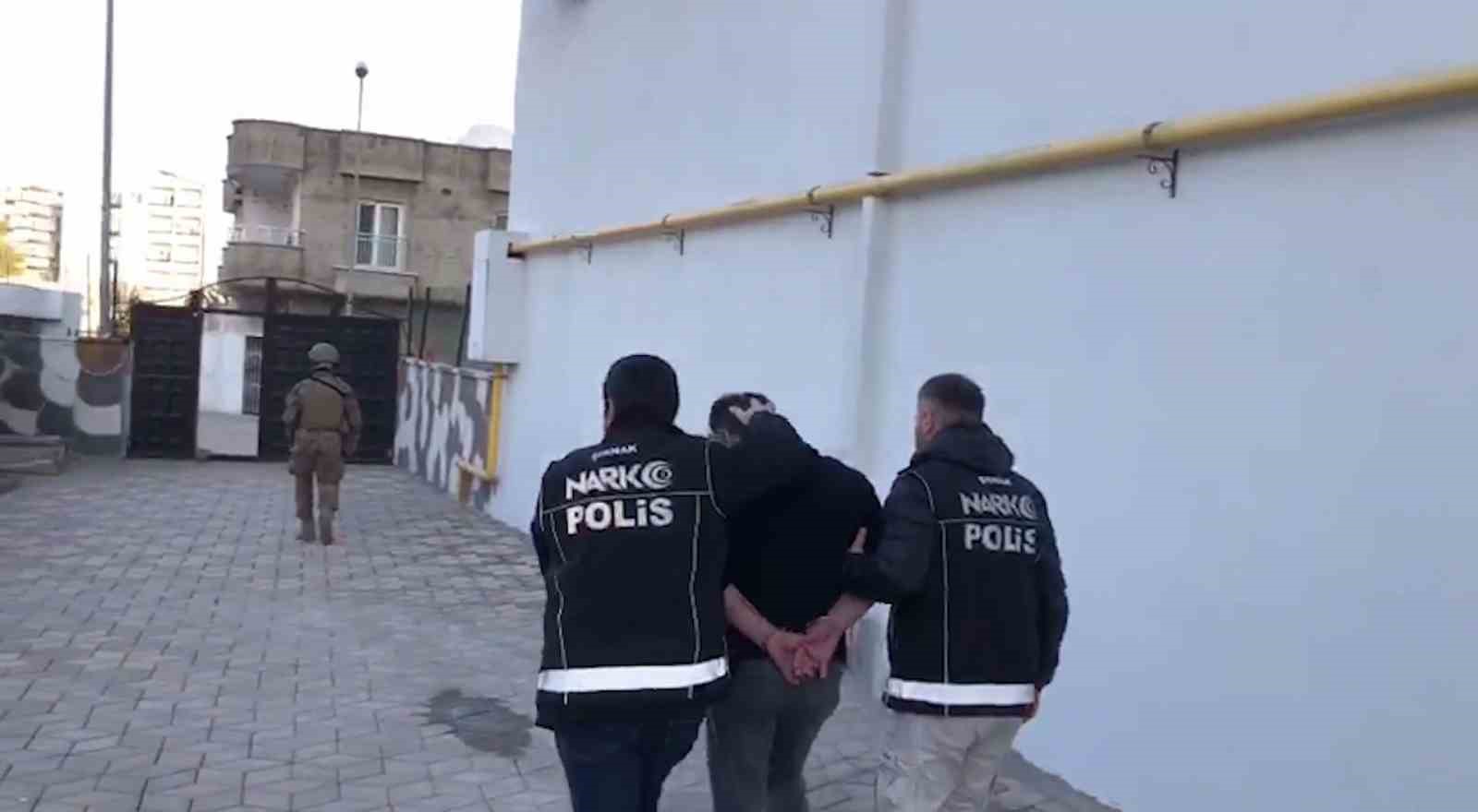 Şırnak&rsquo;ta uyuşturucu ticaretinden g&ouml;zaltına alınan 20 kişiden 6&rsquo;sı tutuklandı

