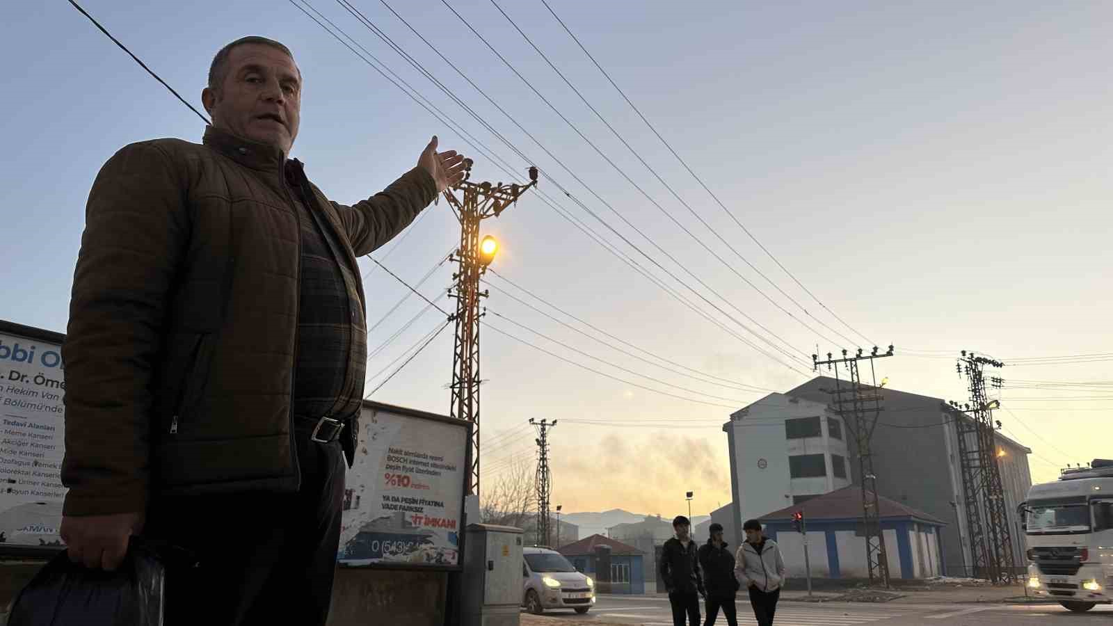 VEDAŞ’ın ihmali can ve mal güvenliğini tehdit ediyor: Yüksekova’nın kalbi tehlike saçıyor