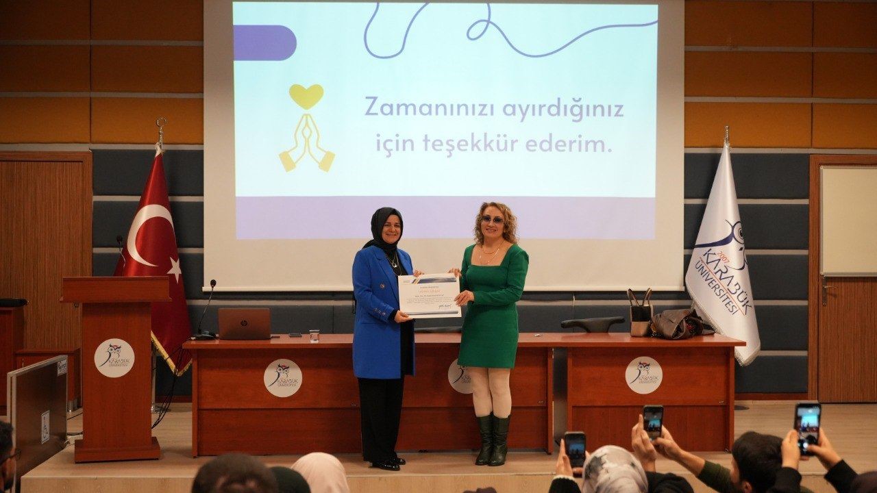 KB&Uuml;&rsquo;de tez yazım seminerlerinde beşinci hafta tamamlandı
