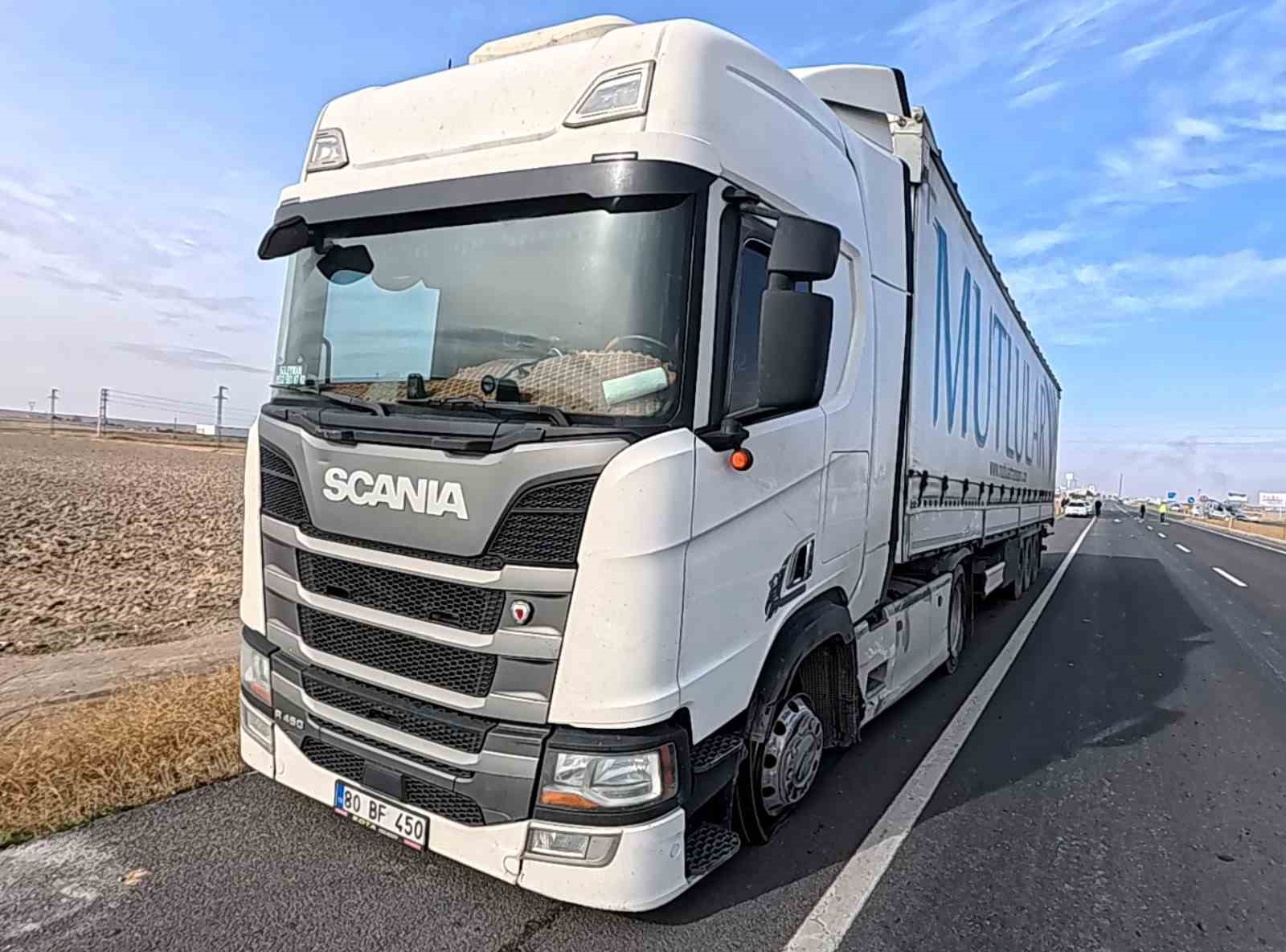 Hastaneden d&ouml;nen karı koca kaza yapıp hastanelik oldu
