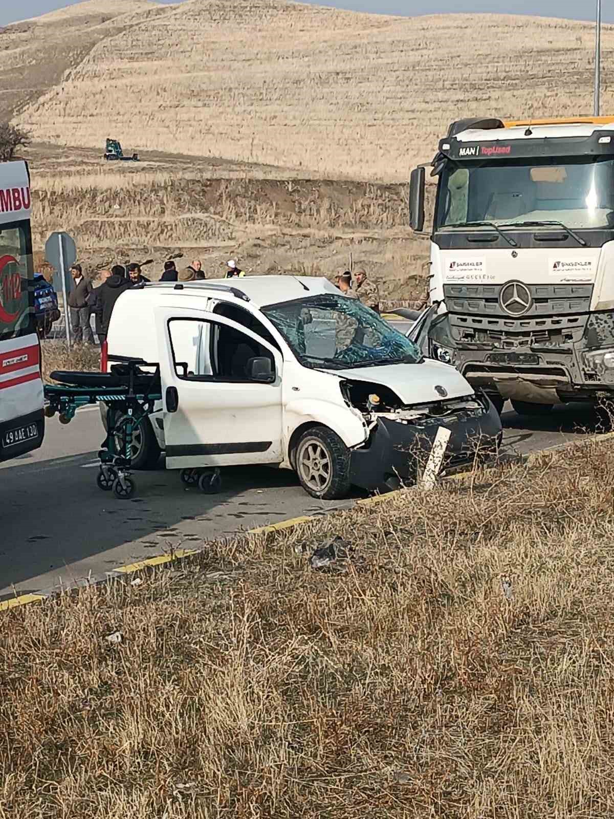 Muş’ta iki ayrı trafik kazası: 2 ölü, 4 yaralı