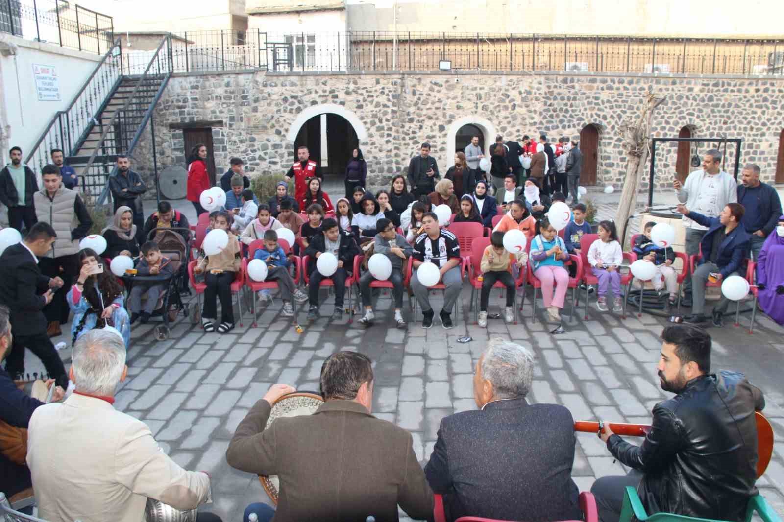 T&uuml;rk Kızılay&rsquo;ından Cizre&rsquo;de engellilere anlamlı etkinlik
