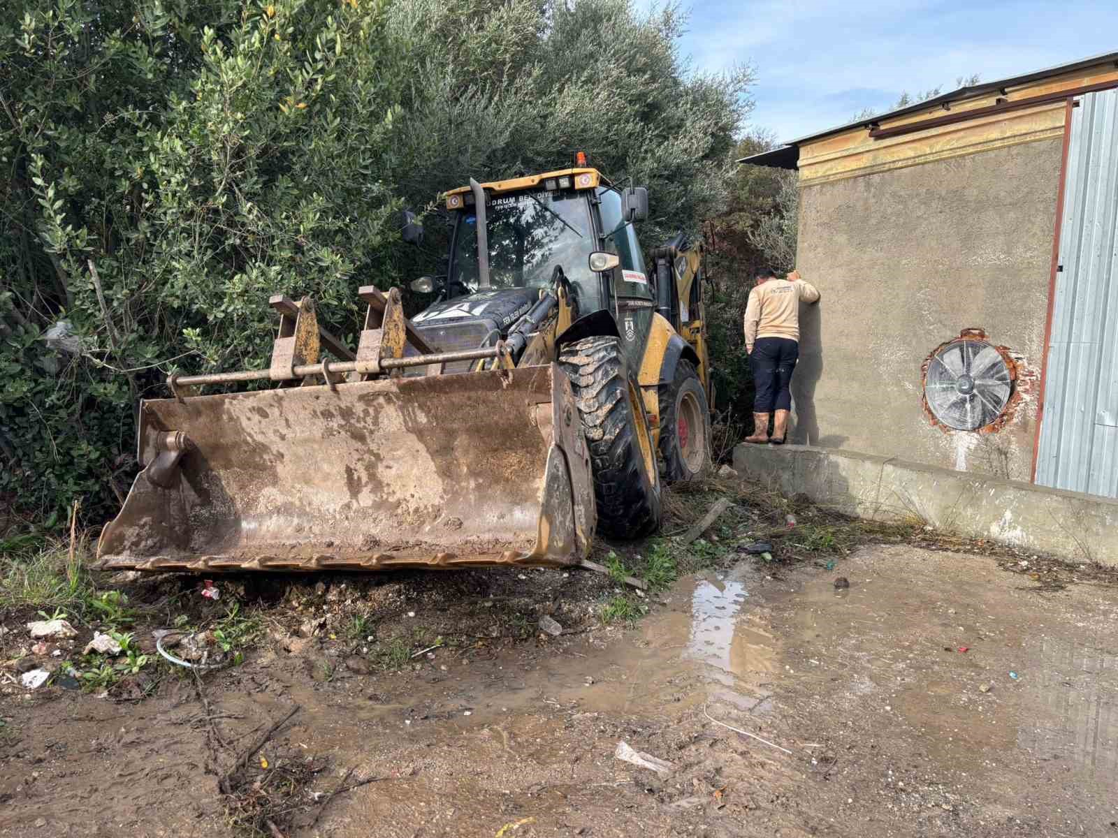 Bodrum’da sel sonrası ilk açıklama: "Metrekareye 45 kilogram yağış düştü"