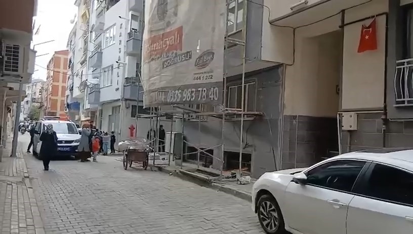 İskelenin 5. katından düşen genç işçi ağır yaralandı