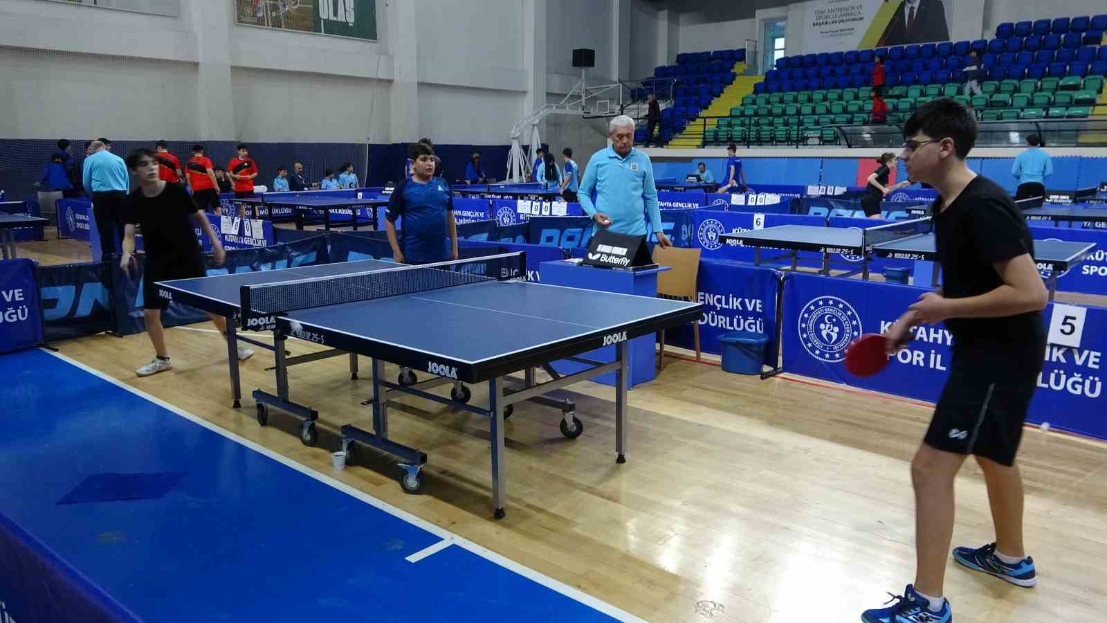 Gençler Masa Tenisi Güneybatı Bölge müsabakaları Kütahya’da başladı