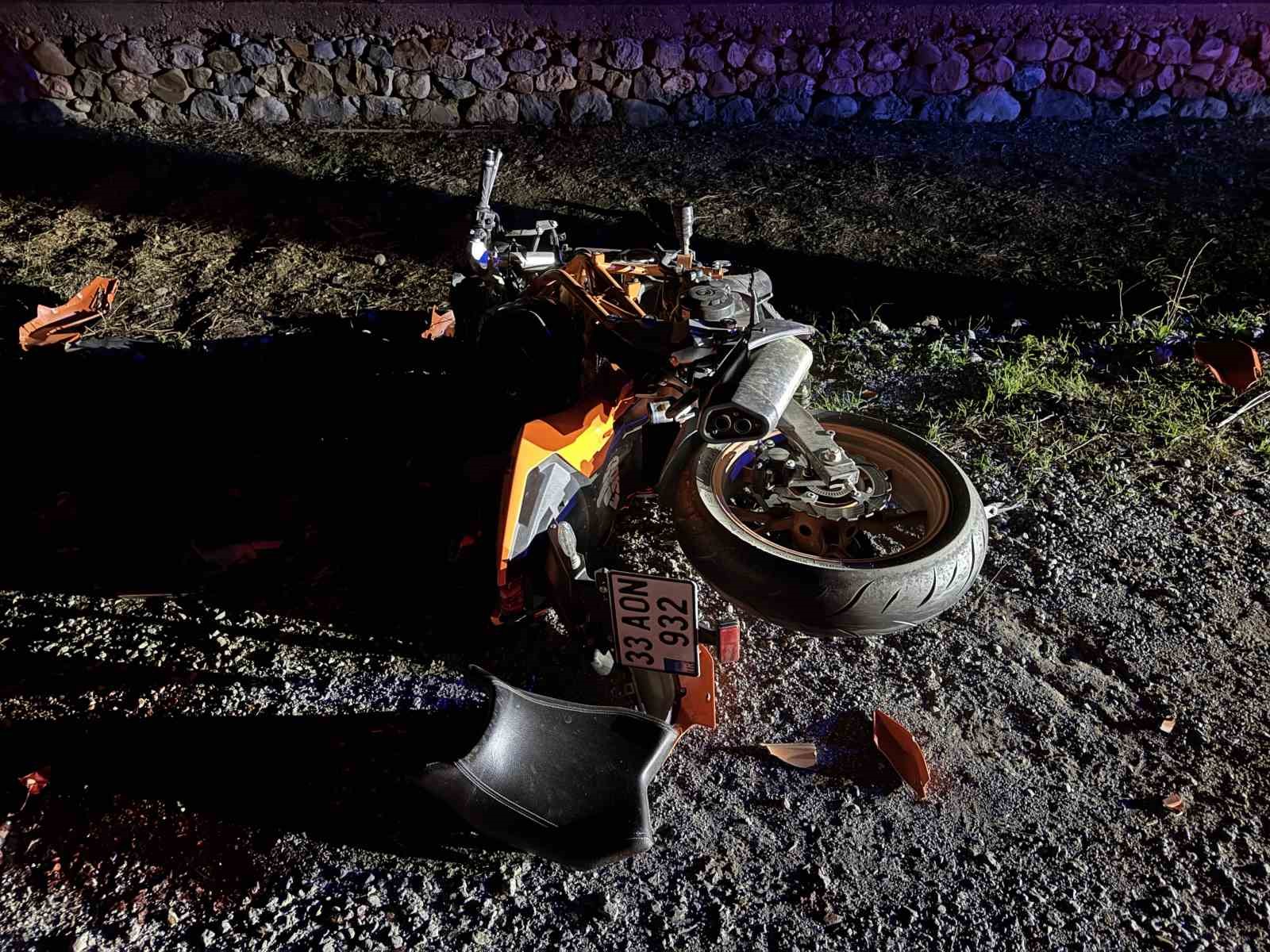 Otomobille çarpışan motosikletin sürücüsü ağır yaralandı