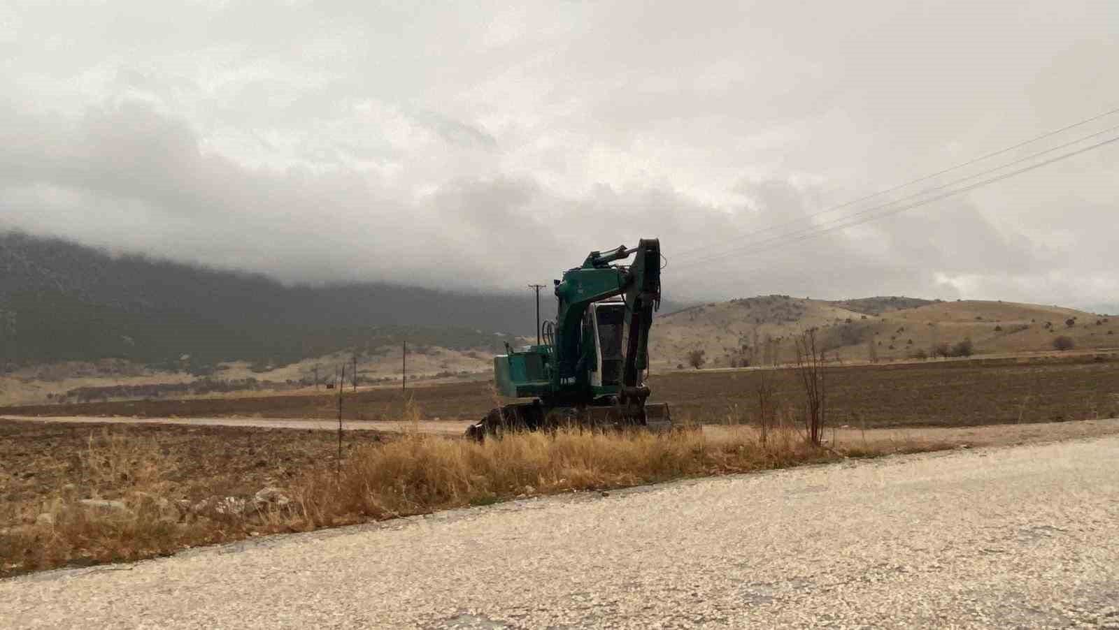 DSİ’ye ait kepçenin çalınıp define arandığı iddiası