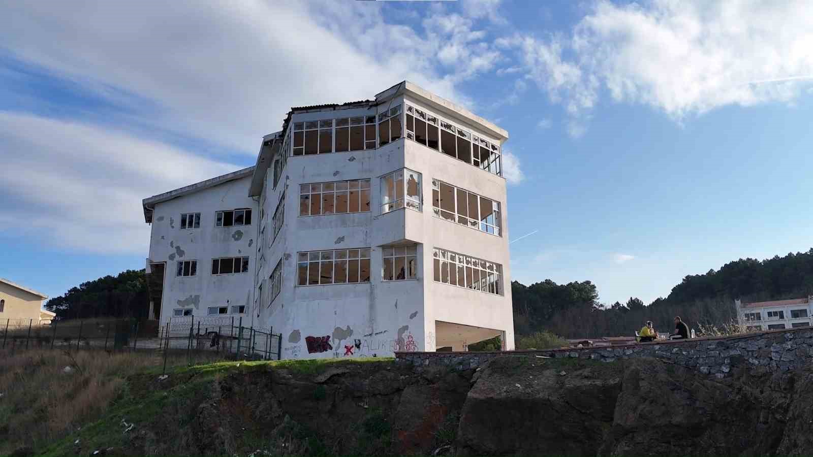 Beykoz’da milyon dolarlık otel tinercilere ev sahipliği yapıyor