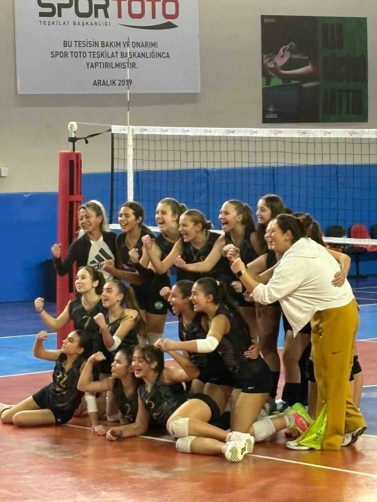 Melahat Ünügür Ortaokulu, Voleybol Yıldız Kız kategorisinde finalde
