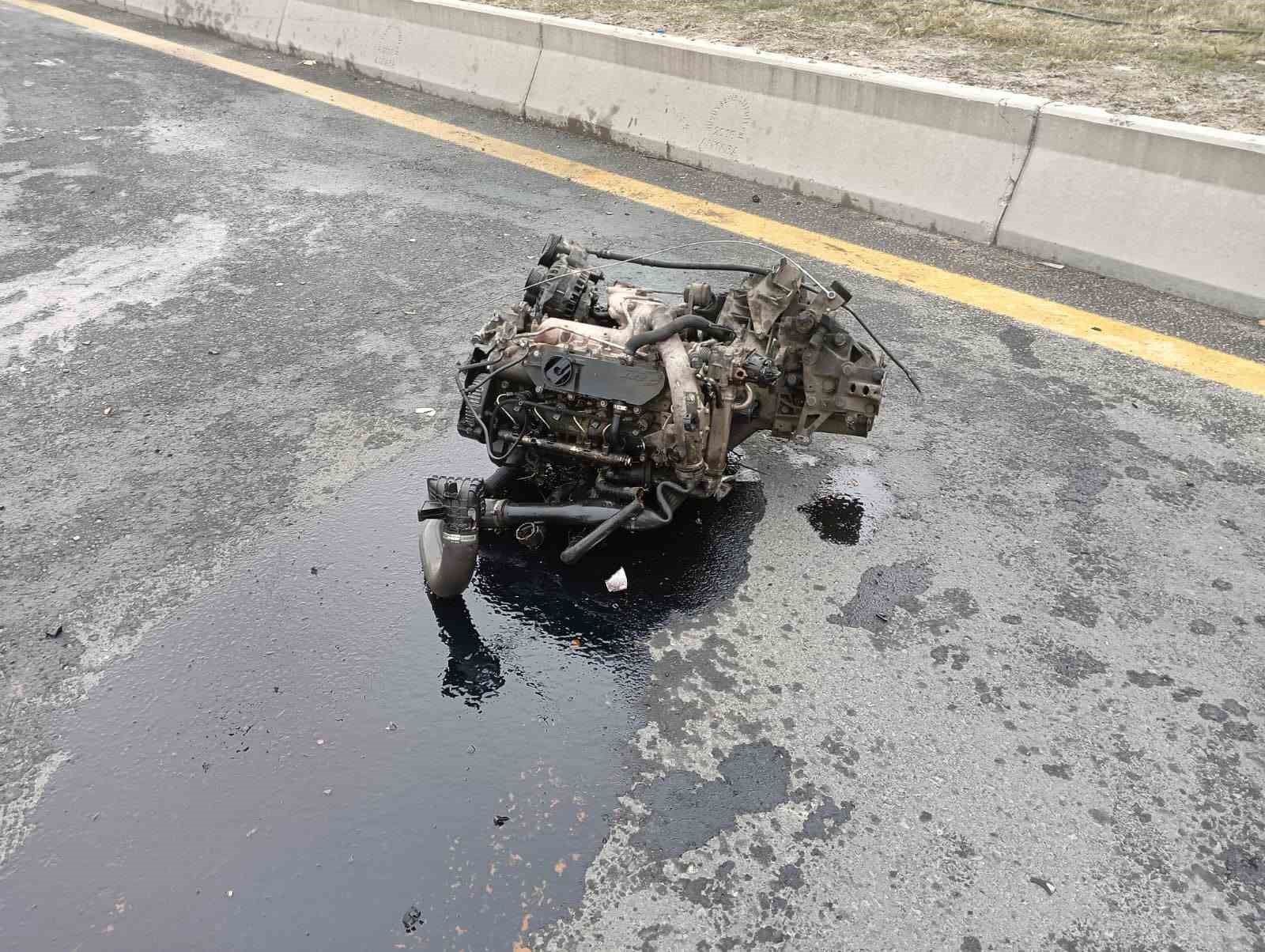 Ankara’da hafif ticari araç ile otomobil çarpıştı: 1 ölü, 3 yaralı