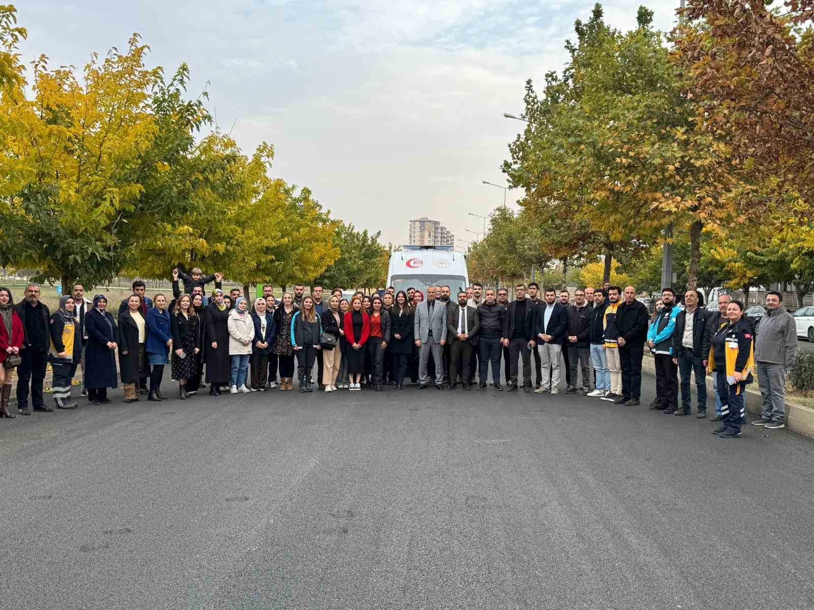 Diyarbakır’da trafikte fermuar sistemi uygulamalı anlatıldı
