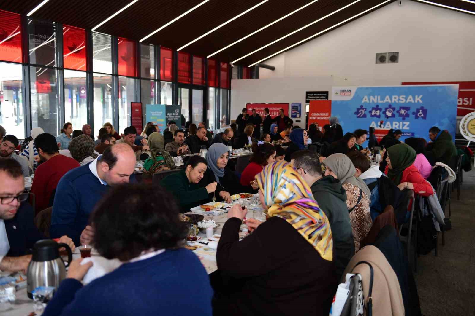 Osmangazi’de engelli bireyler ve aileleri kahvaltıda buluştu