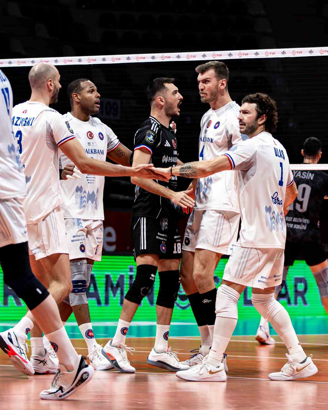 Efeler Ligi: Halkbank: 3 - Gebze Belediyespor: 0