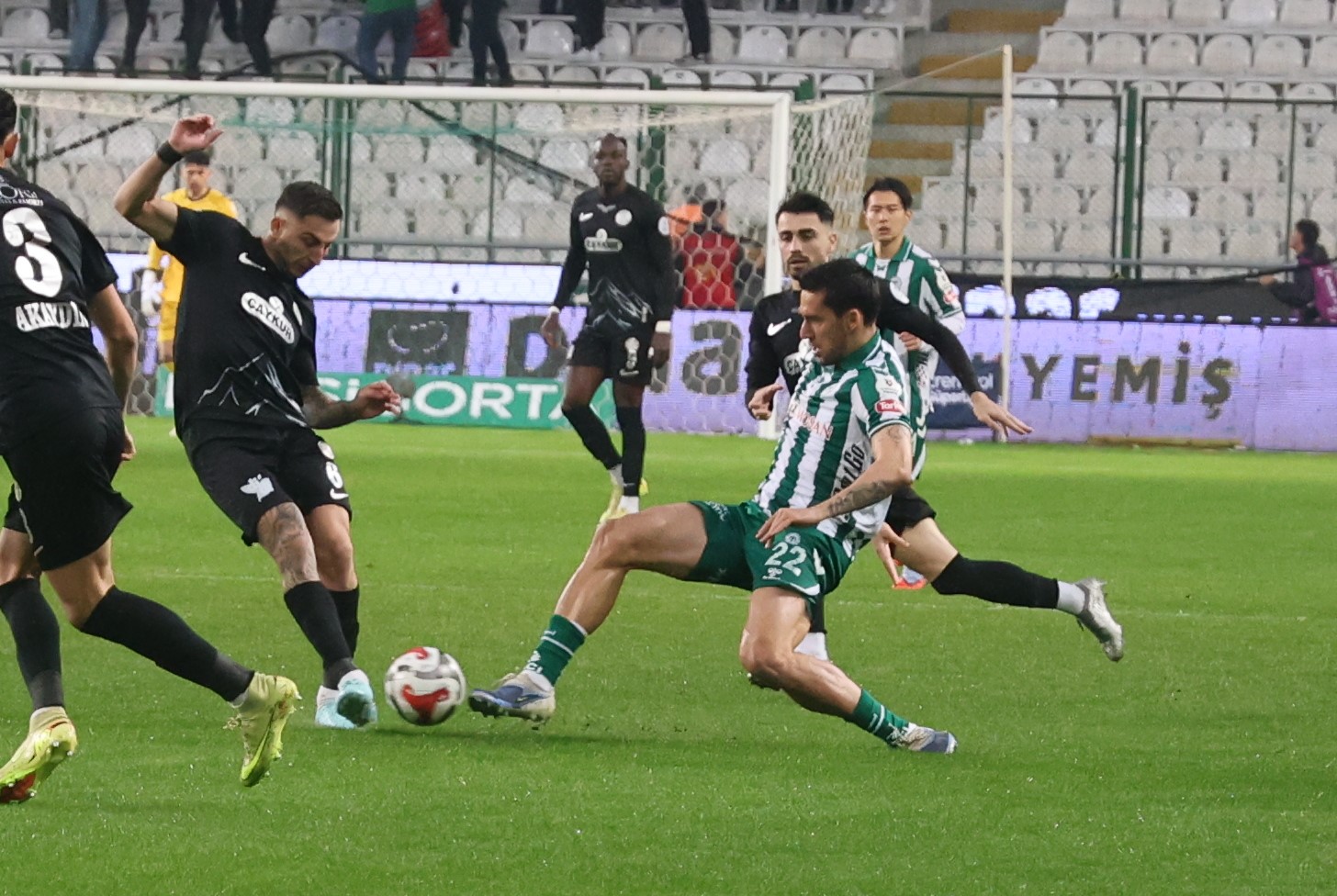 Trendyol Süper Lig: Konyaspor: 0 - Çaykur Rizespor: 1 (İlk yarı)