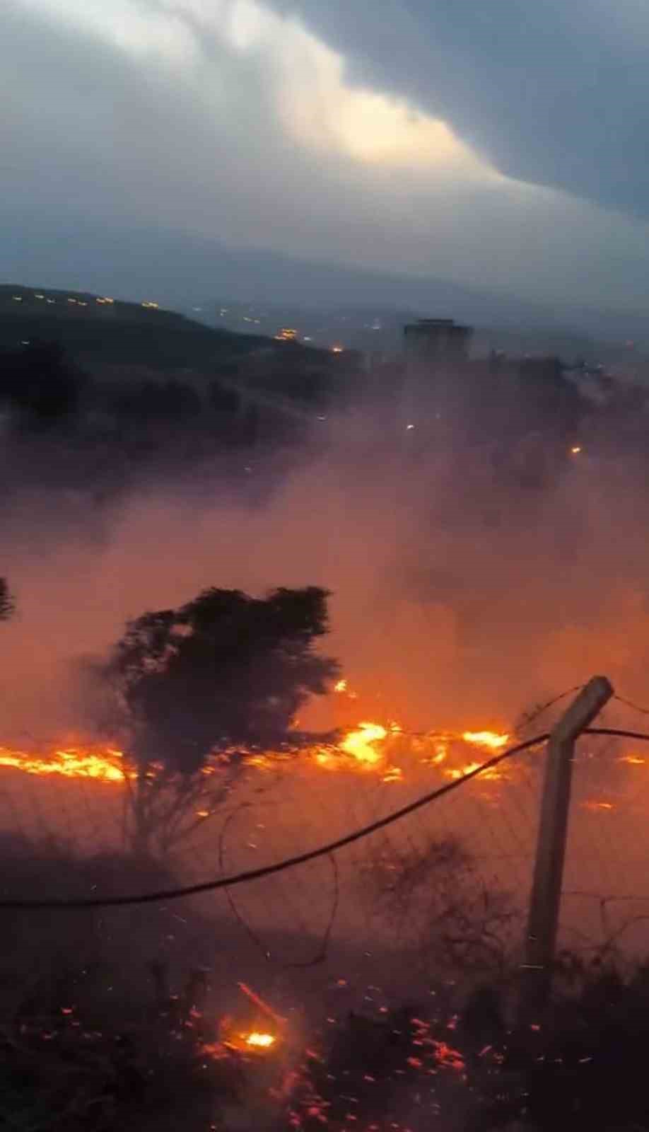 Hatay’da otluk alanda çıkan yangın kısa sürede söndürüldü