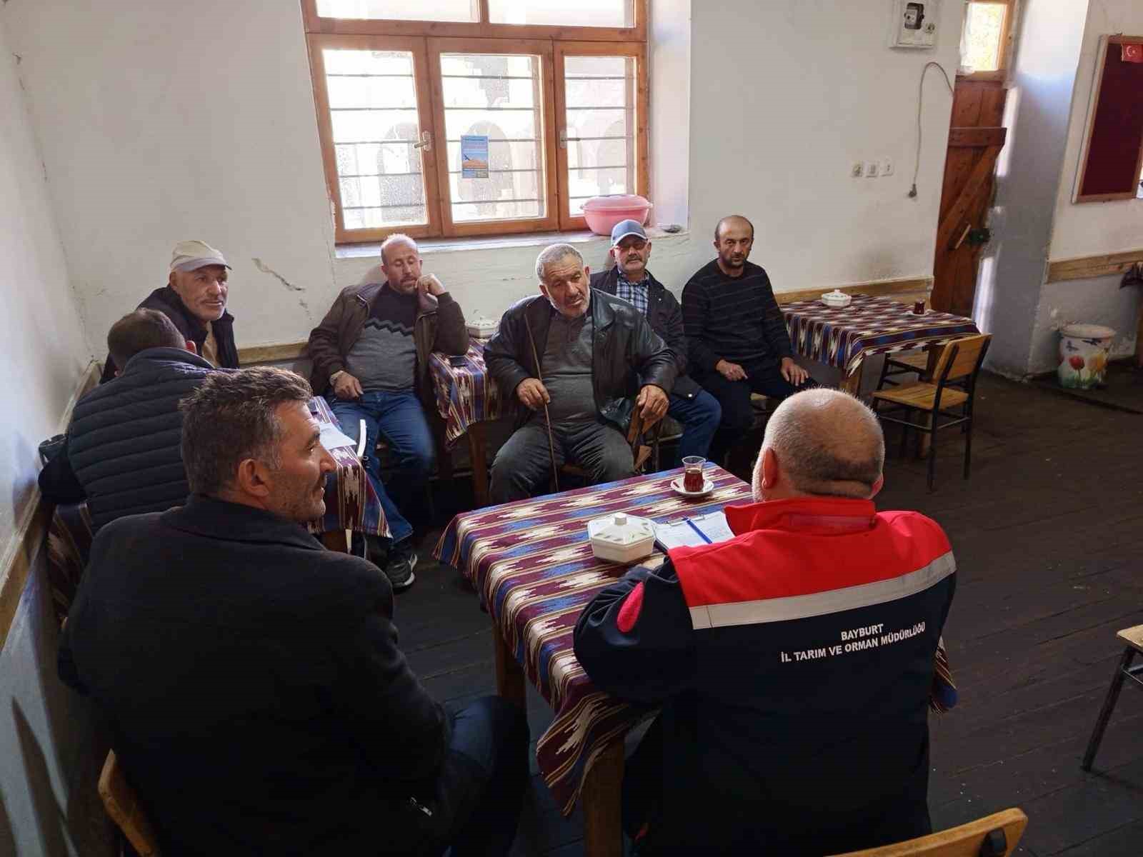 Bayburt&rsquo;ta &lsquo;K&ouml;ylerde Buluşuyoruz Tarımı Konuşuyoruz&rsquo; projesi kapsamında 79 k&ouml;yde &ccedil;ift&ccedil;i ziyaretleri yapıldı
