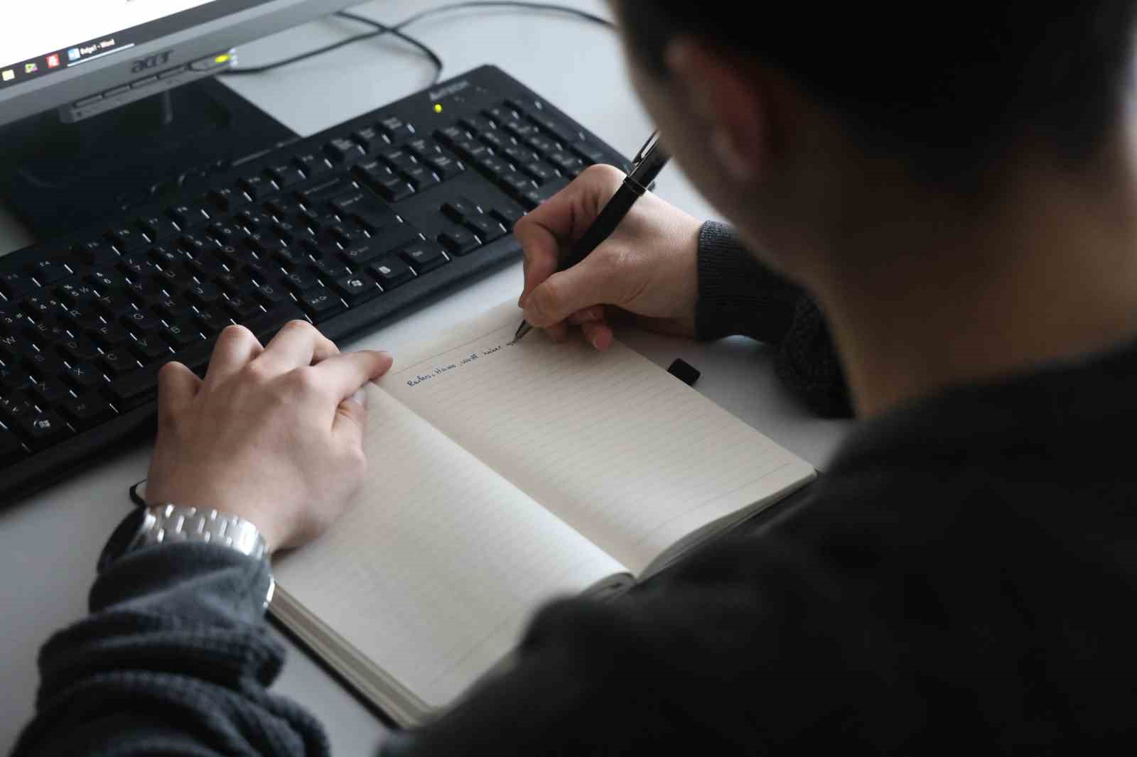 Yeni nesil yazmakta zorlanıyor