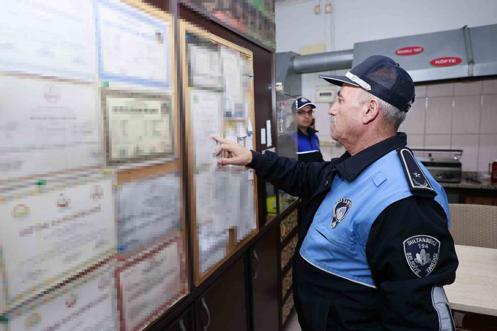 Sultanbeyli Belediyesi zabıta ekiplerinden sıkı denetim
