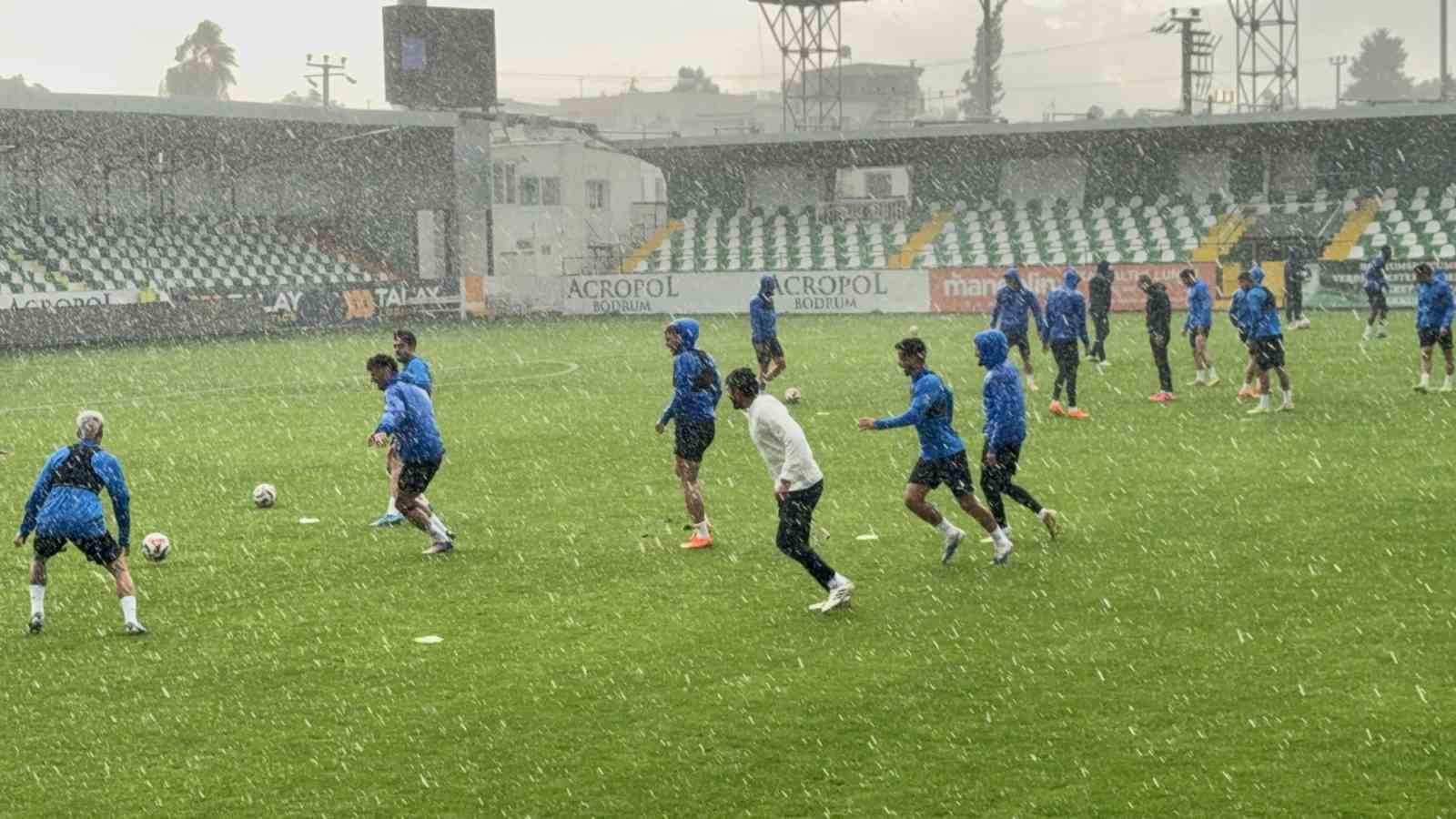 Burhan Eşer: "Bodrum FK armasının olduğu her ma&ccedil; bizim i&ccedil;in &ouml;nemlidir"
