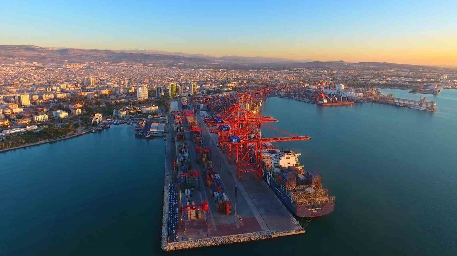 Bakan Uraloğlu: "Kasım ayında limanlarımızda elleçlenen yük miktarı 46 milyon 863 bin 236 ton olarak gerçekleşti"