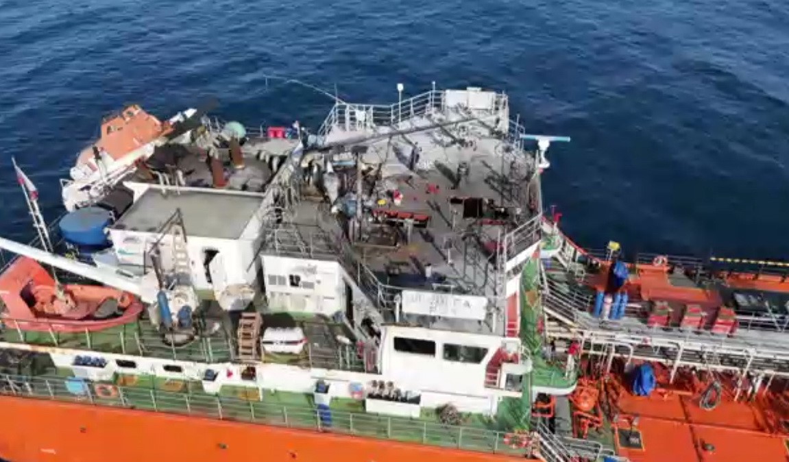 Saldırıya uğrayan MIDVOLGA-2 isimli geminin Sinop’taki tamir çalışmaları sürüyor