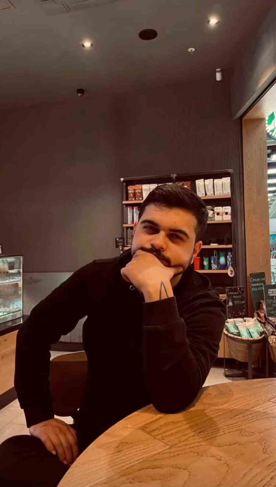 Kazada hayatını kaybeden 29 yaşındaki gen&ccedil;, son yolculuğuna uğurlandı
