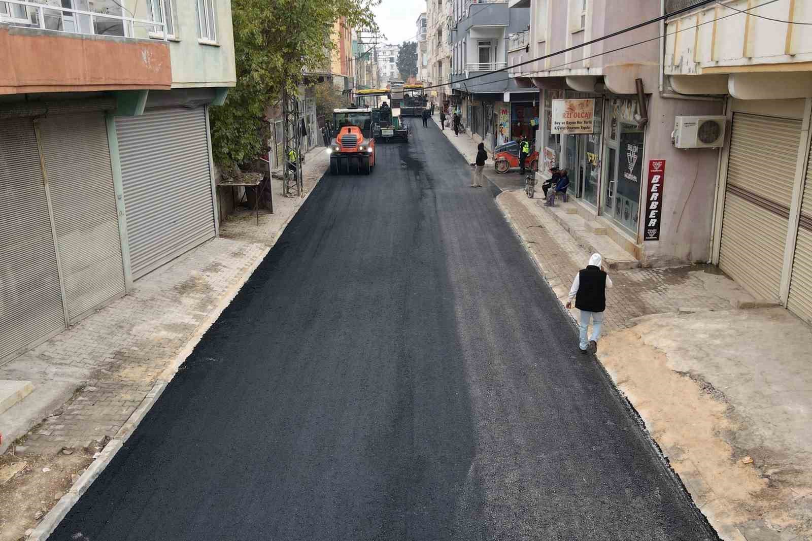 Araban&rsquo;da asfalt &ccedil;alışmaları aralıksız devam ediyor
