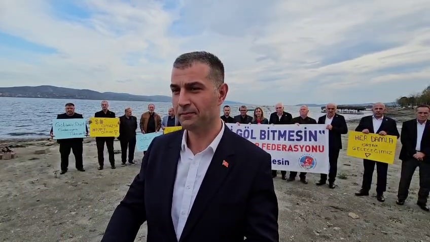 16 ilçenin muhtarları Sapanca Gölü için tek ses oldu: "Sanayinin değil yaşamın kaynağıdır"