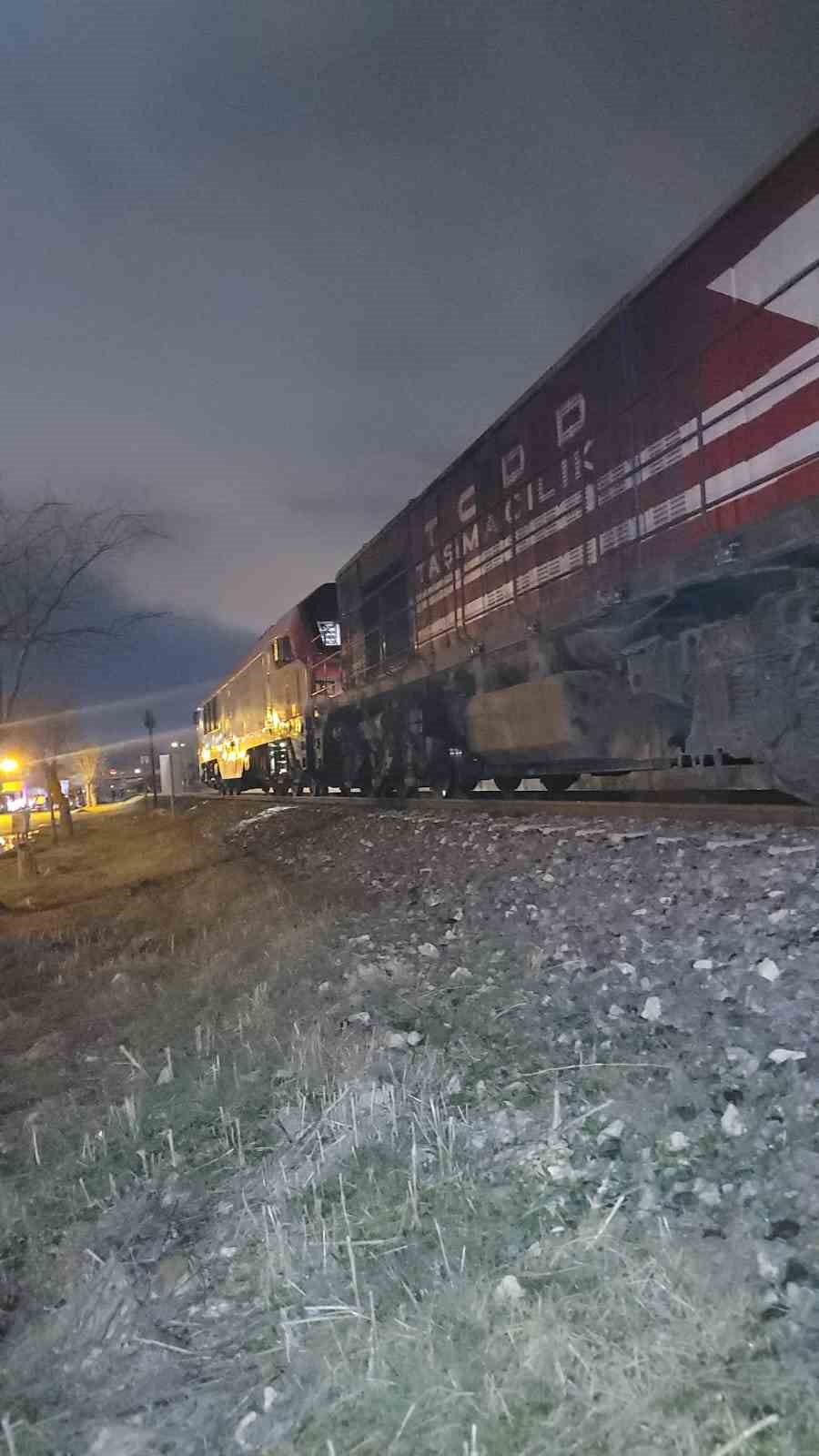 Lokomotifin çarptığı 16 yaşındaki genç hastanede hayatını kaybetti