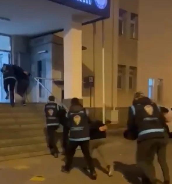 Uygulama yapan polise çarpıp, kaçan şahıs tutuklandı