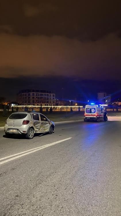 Kaza yapan alkollü sürücü, "Gazeteci çekerse üflemem" diyerek, ekiplere zorluk çıkardı
