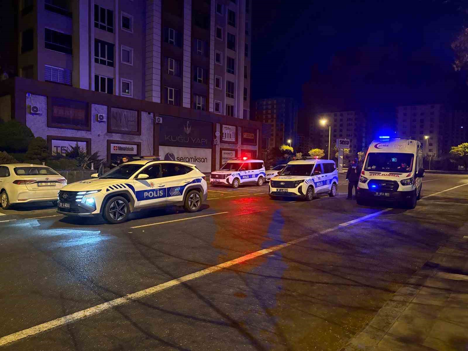 Kayseri’de bir garip olay: 3’üncü kattan çarşafla indiler: 2 gözaltı
