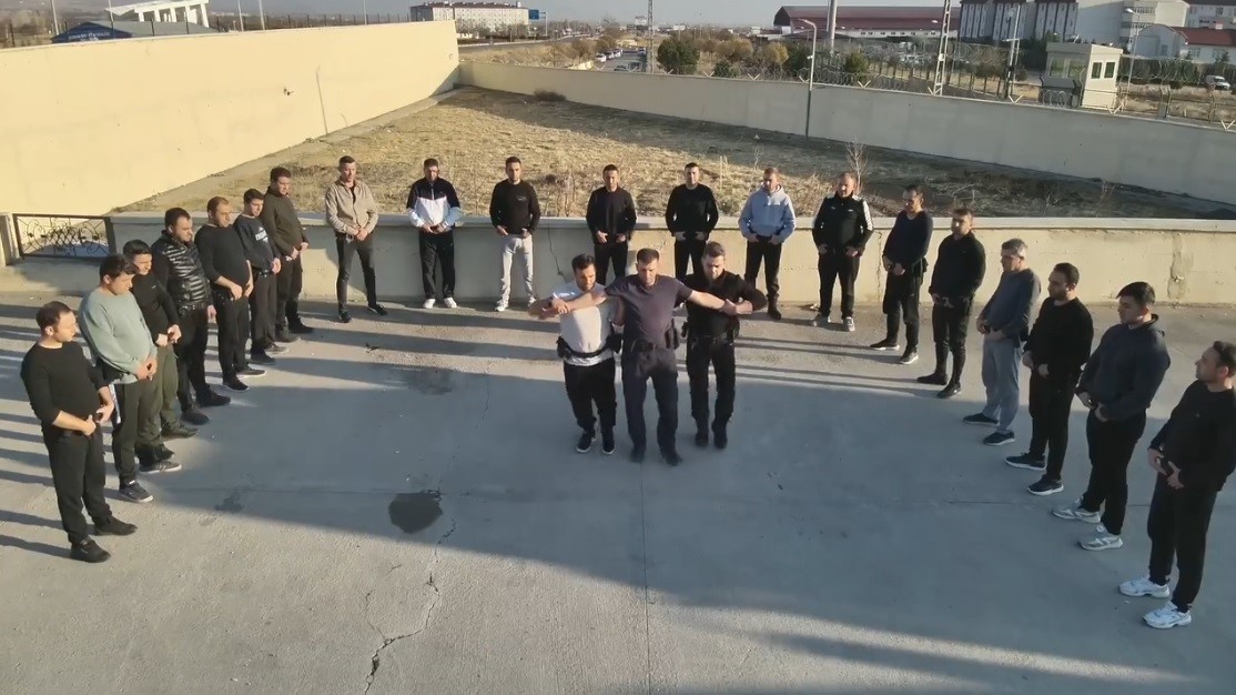 Erzincan’da bekçilere suçla mücadele için uygulama eğitimi kursu