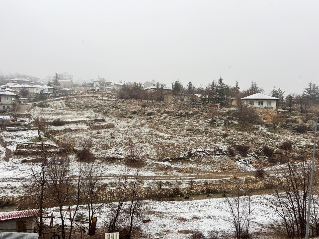 Adana’nın yüksek kesimlerine kar yağdı