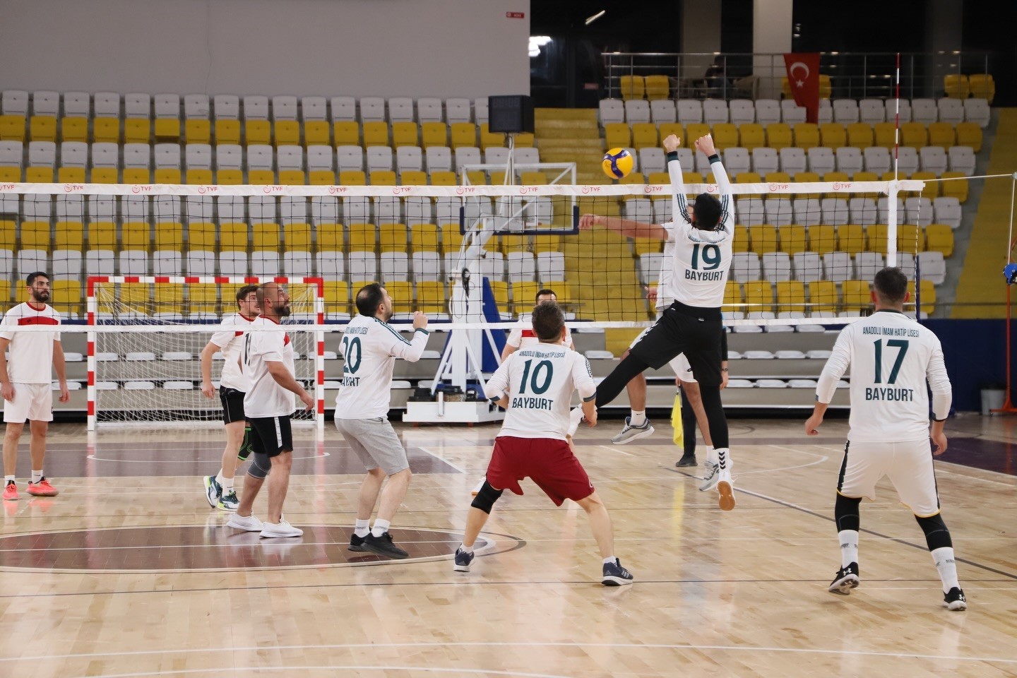 Kurumlar Arası Voleybol Turnuvası’nın şampiyonu Milli Eğitim Müdürlüğü oldu