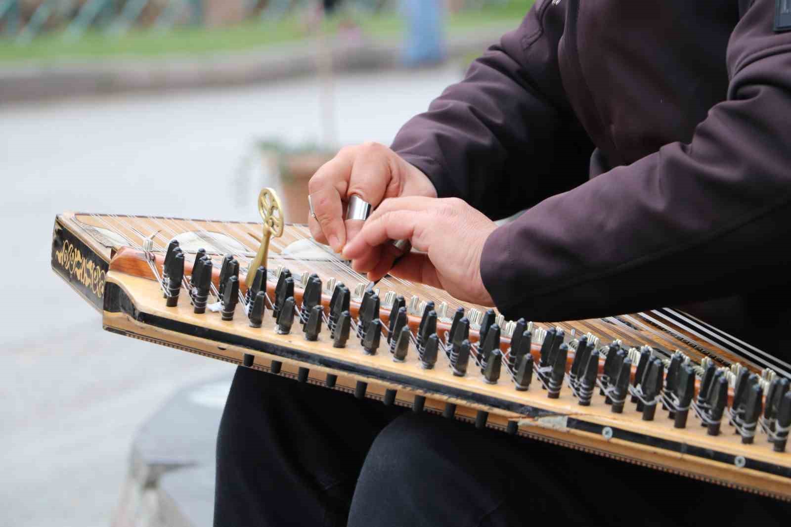 Havaların soğuması sokak sanatına engel olamadı