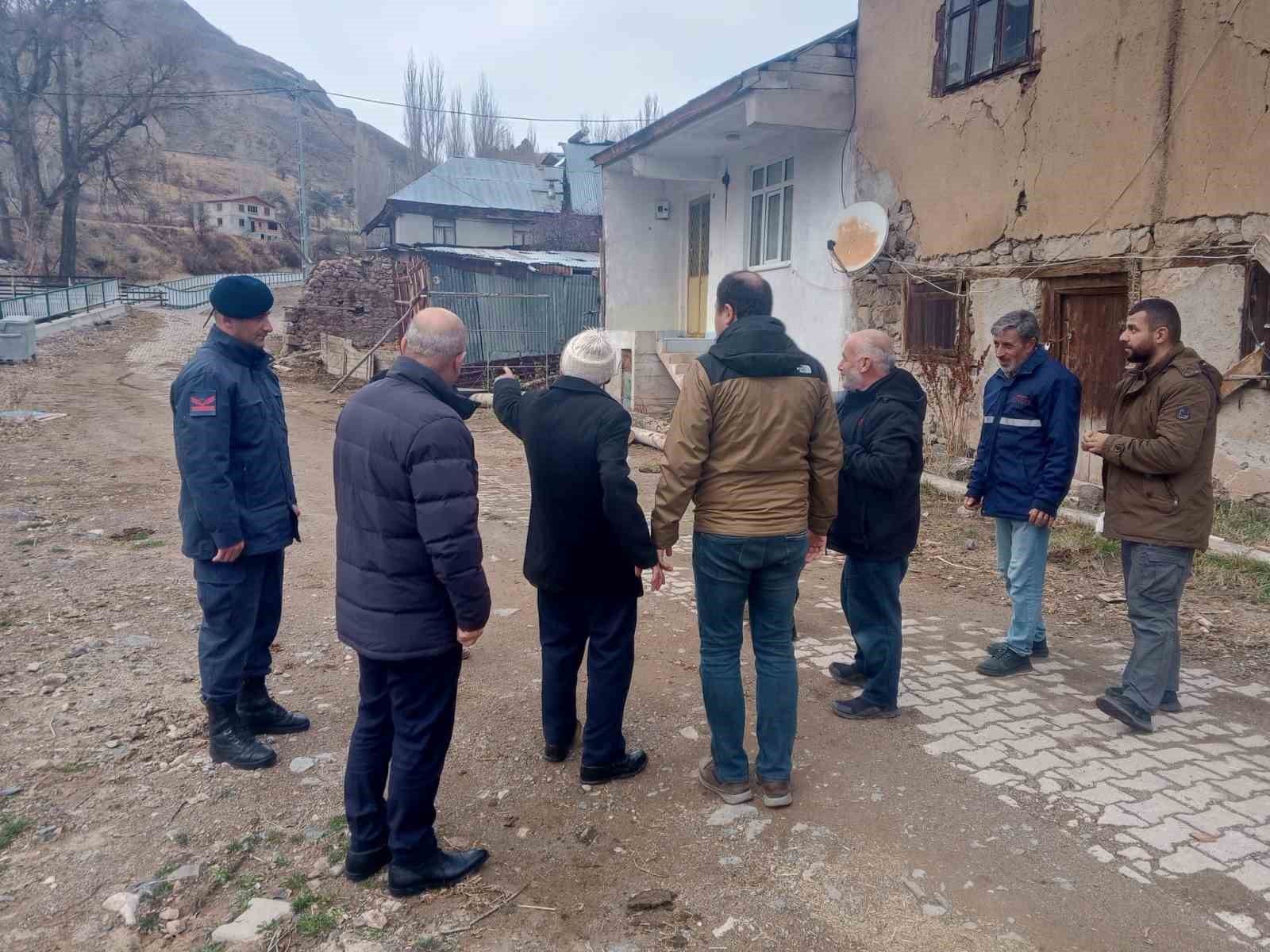 Kaymakam Bayram köy sakinleriyle bir araya geldi
