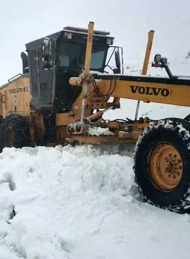 Adana’yı Kayseri’ye bağlayan Gezbeli Geçidinde kapanan yol açıldı