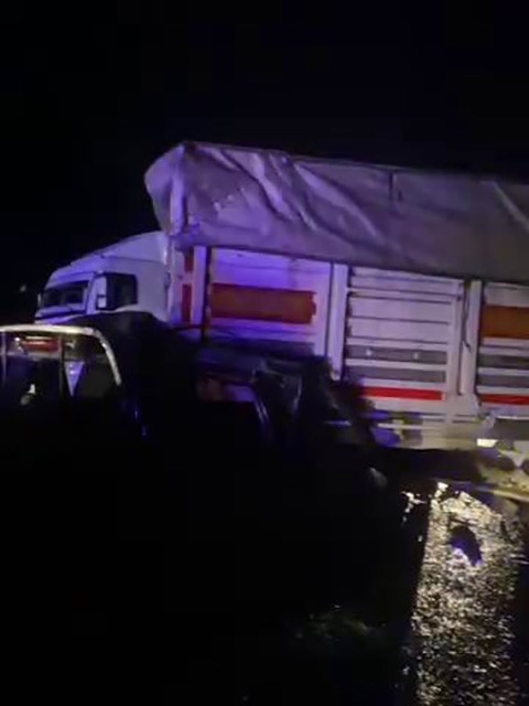 Diyarbakır’da pikap tıra arkadan çarptı: 1 yaralı