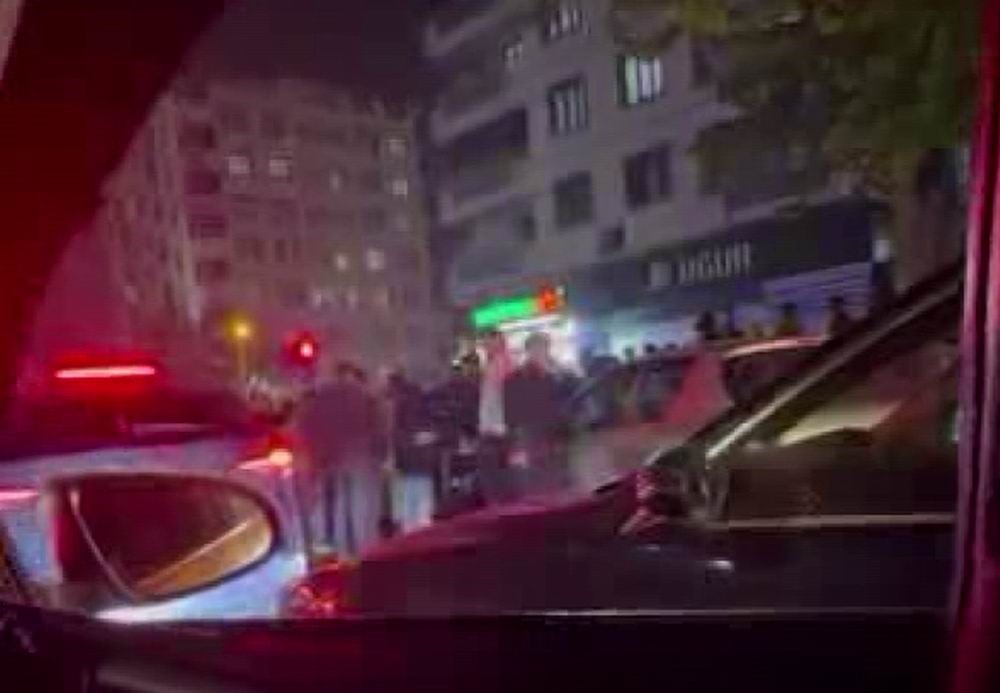 Kaza sonrası kavgaya tutuştular