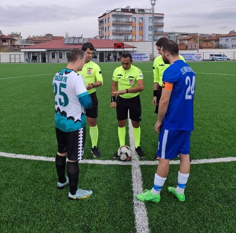 Selendi-Trazlar maçı sakatlıklar nedeniyle tatil edildi