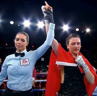 Bayburtlu Elif Nur Turhan d&uuml;nya şampiyonu oldu
