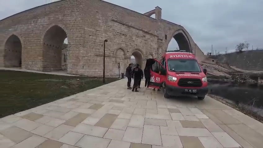 Malabadi K&ouml;pr&uuml;s&uuml;&rsquo;ndeki dalışta &ccedil;ok sayıda teknoloji &uuml;r&uuml;n&uuml; bulundu
