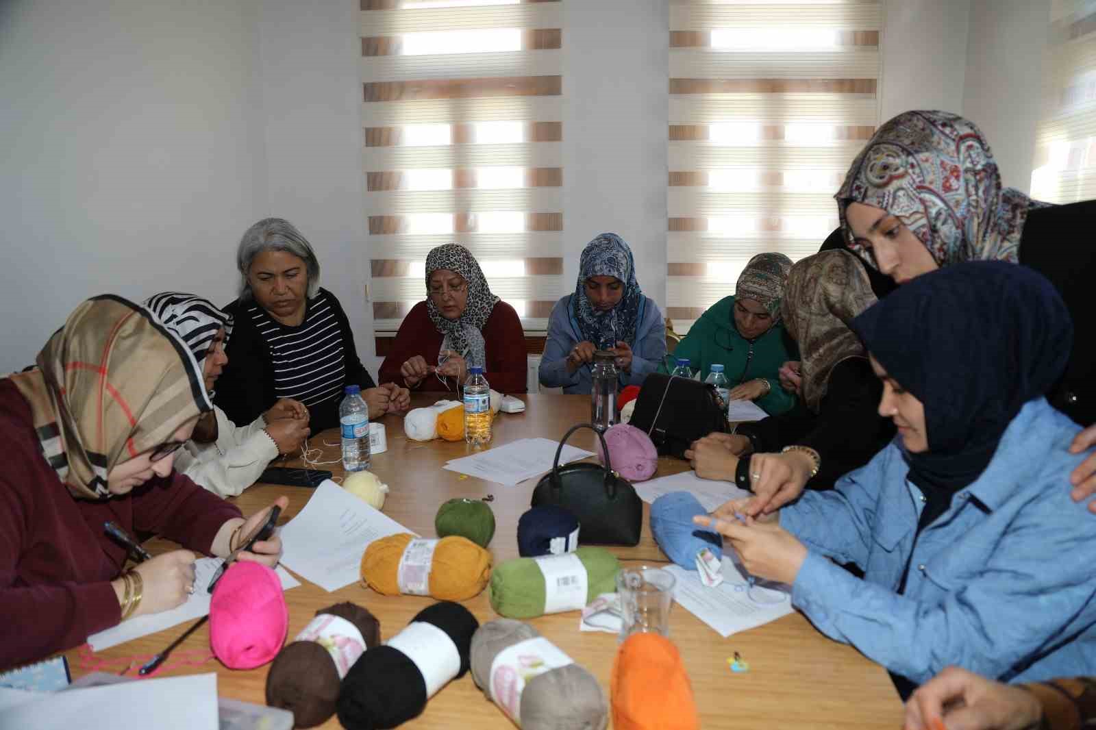 &Ccedil;ubuk&rsquo;taki tarihi konak il&ccedil;edeki kadınların yeni d&uuml;nyası oldu
