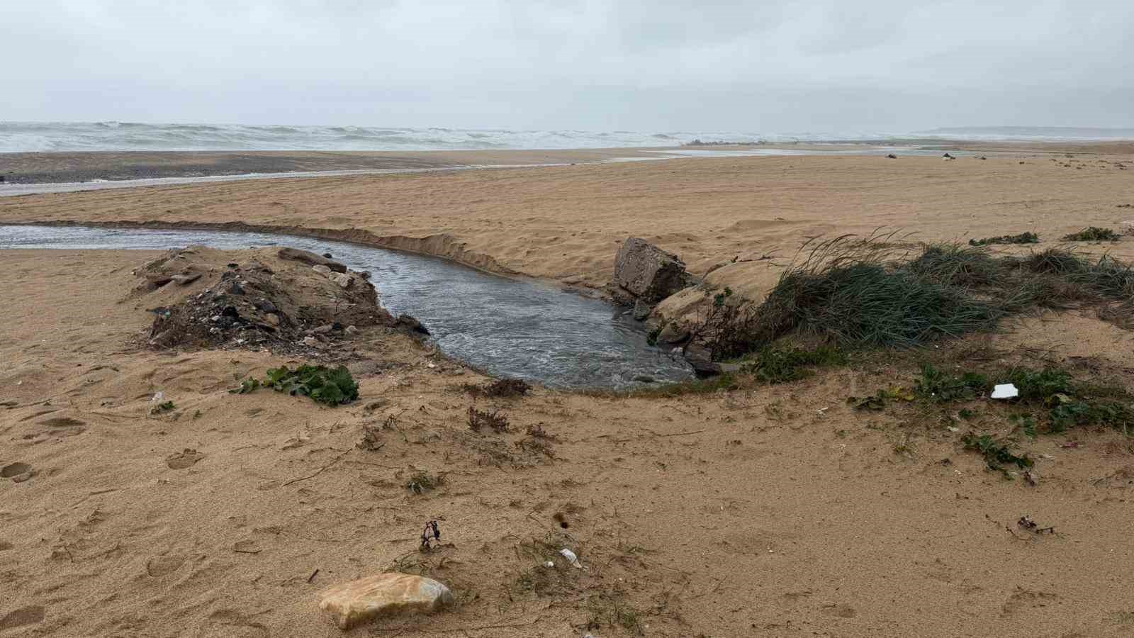İSKİ’nin Karaburun Tesisi’nde tepki çeken görüntü: Atık su denize boşaltılıyor