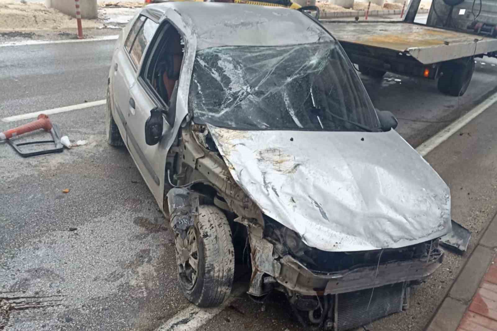 Takla atan otomobilin sürücüsü yaralandı