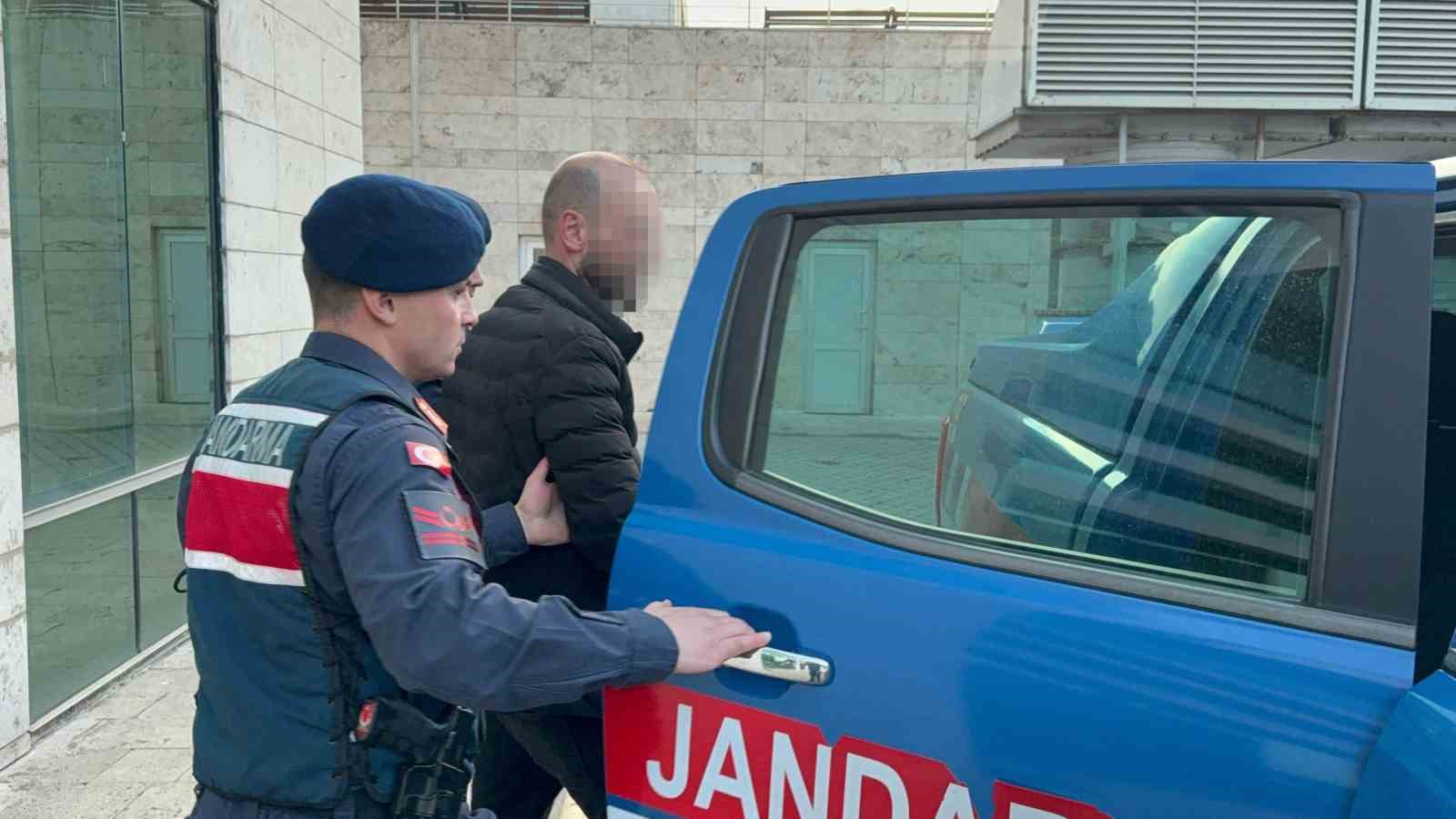 Dolmuş şoförüne silahlı saldırı düzenleyen şoför tutuklandı
