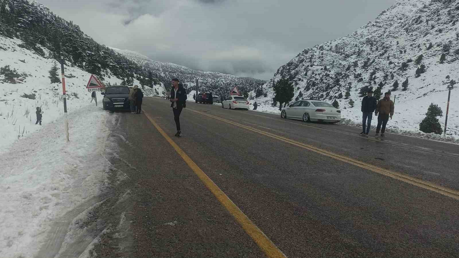Kar yağışını duyan Alacabel’e koştu